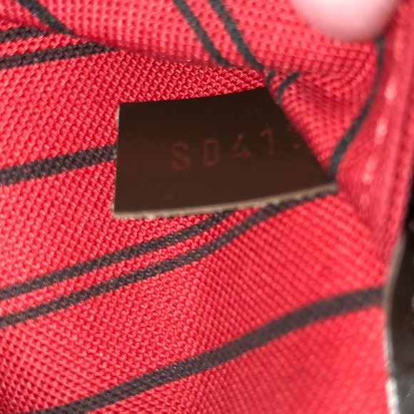 **SOLD on Merc** Authentic Louis Vuitton Neverfull - Picture 5 of 6